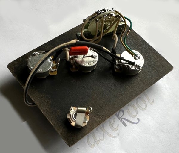 Fender Stratocaster HSS Vintage Style Wiring Harness with 5-way Switch