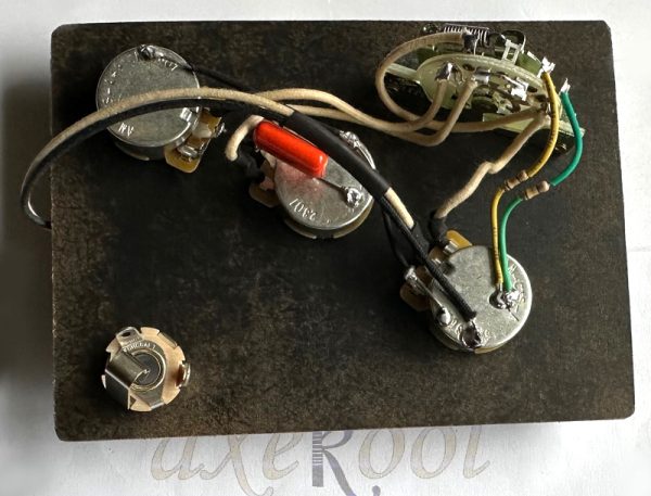 Fender Stratocaster HSS Vintage Style Wiring Harness with 5-way Switch